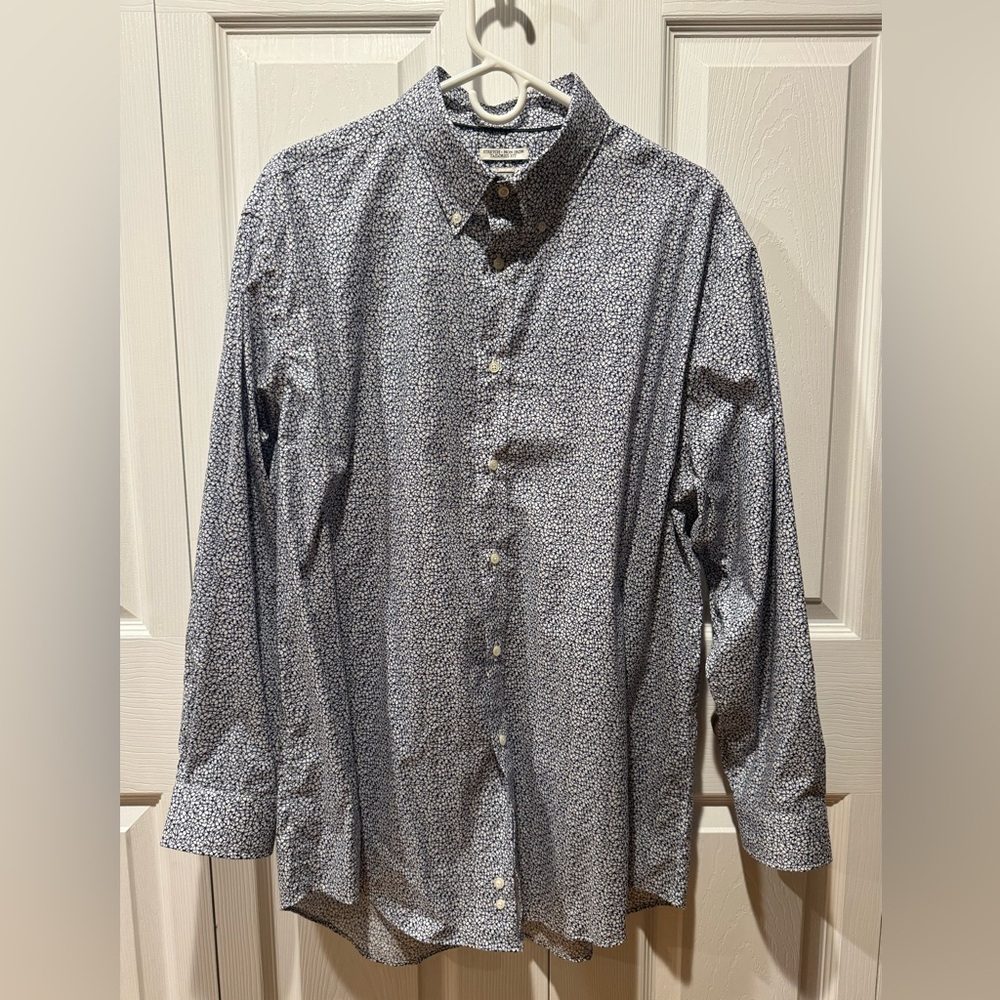 Joseph A. Banks 1905 Button Down Shirt. Stretch Tailored Fit Size 17 1/2-34